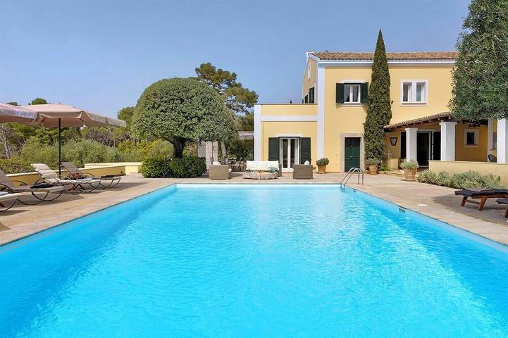 Villa for 10 people in Lassi