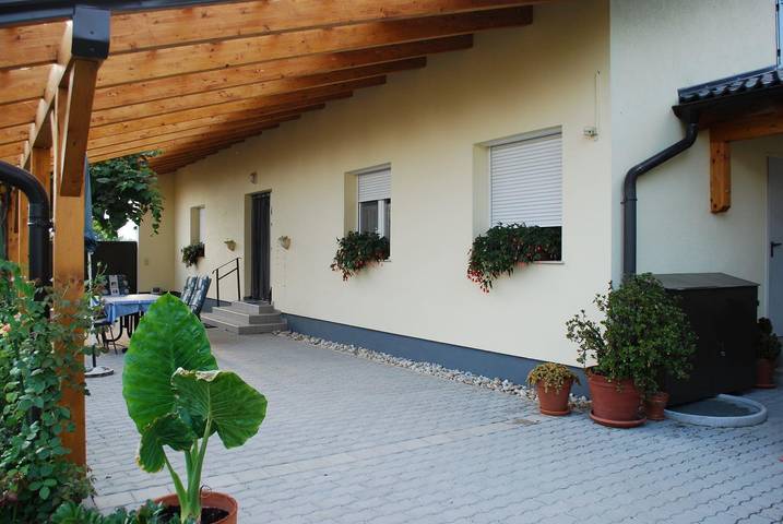 Ferienwohnung für 4 Personen, mit Terrasse und Garten in Illmitz