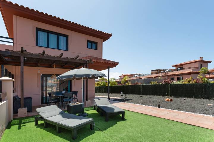 Apartamento de vacaciones para 5 personas, con balcón además de jardín y piscina para niños - 1