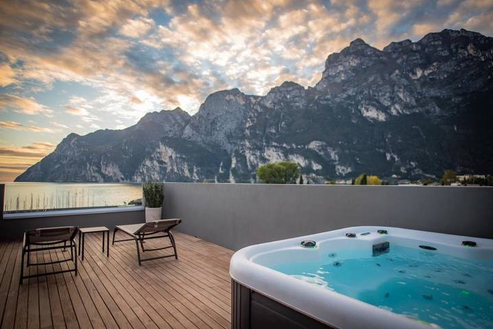 Hôtel pour 3 personnes, avec sauna et piscine ainsi que vue et jardin, animaux acceptés