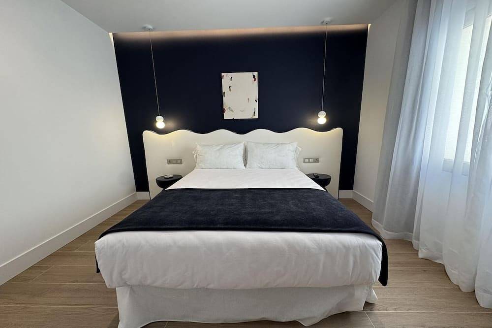 Entire apartment, Premium suite with jacuzzi in Albacete, Albacete Province