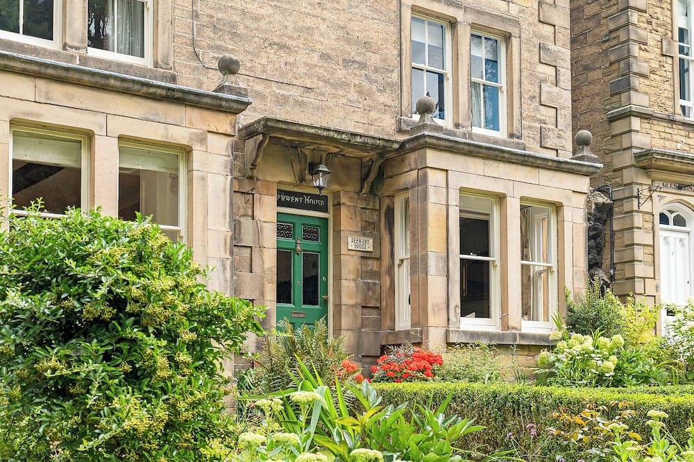 Holiday Rental for 12 People in Matlock, Derbyshire