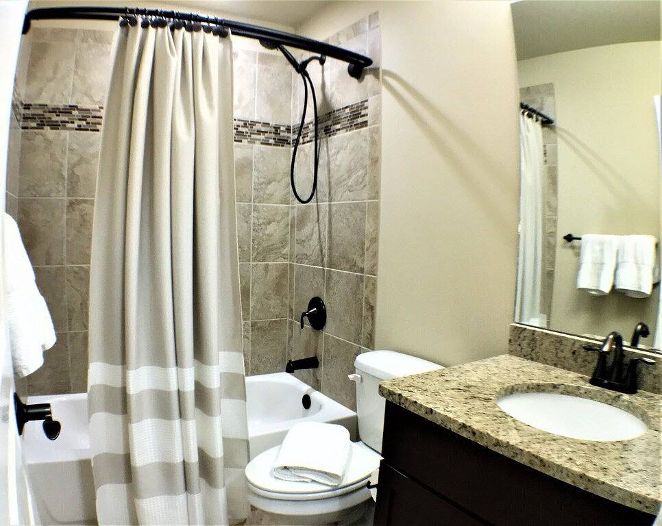 Ganze Wohnung, 5 * Gehobene Private-Küche-King-Wi-Fi-Kabel-W / min Flughafen in Anchorage, Alaska