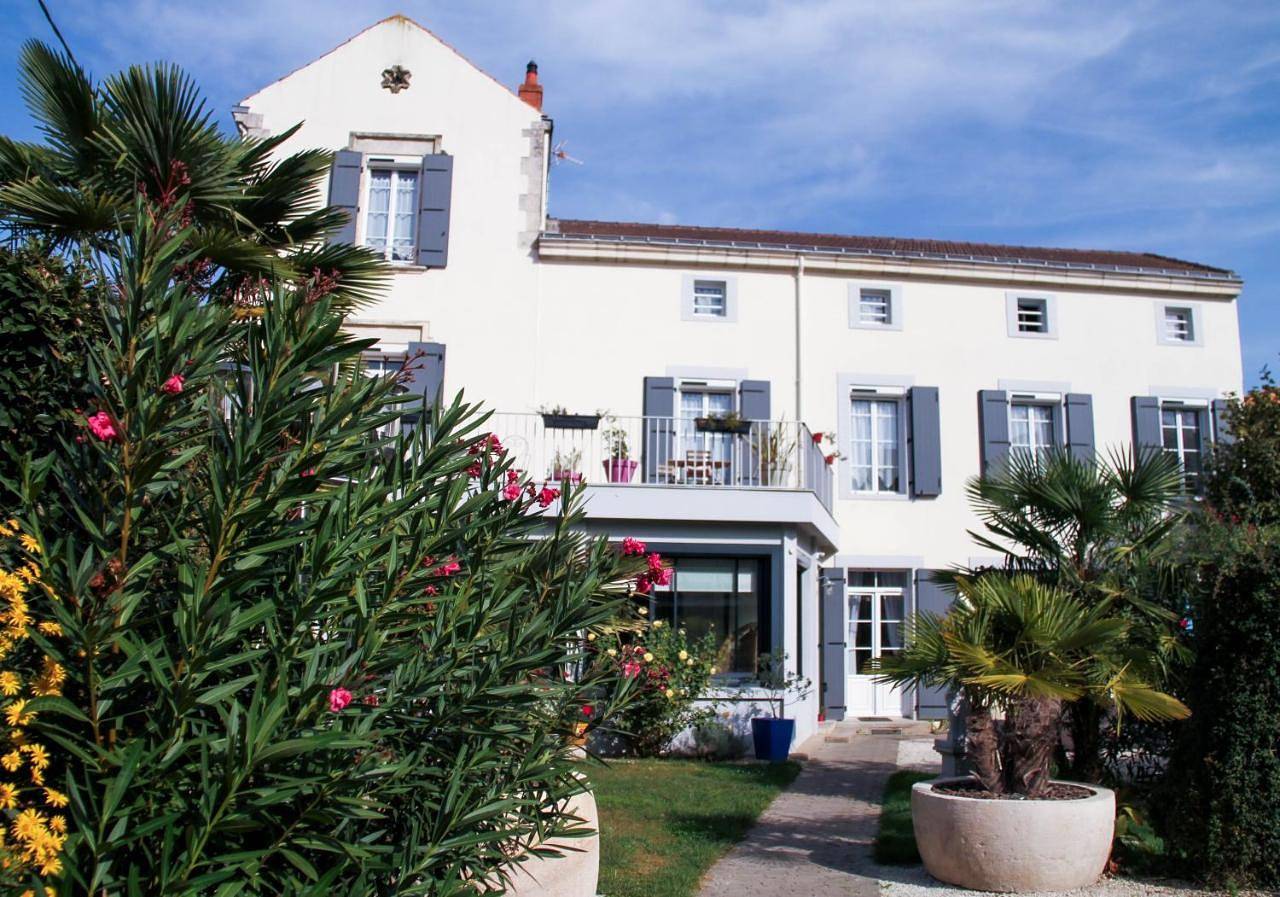 Family Room with Private Bathroom in Luçon, Fontenay-le-Comte