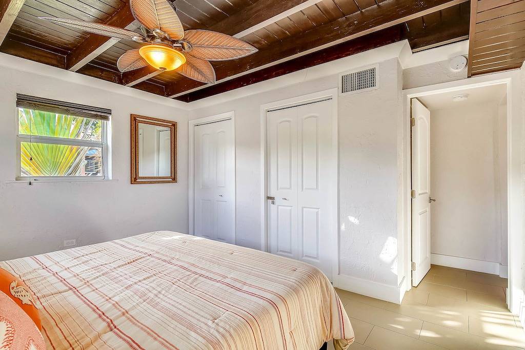 Neue Auflistung! Neu renoviertes Haus am Kanal mit privatem Pool. in Marathon, Monroe County