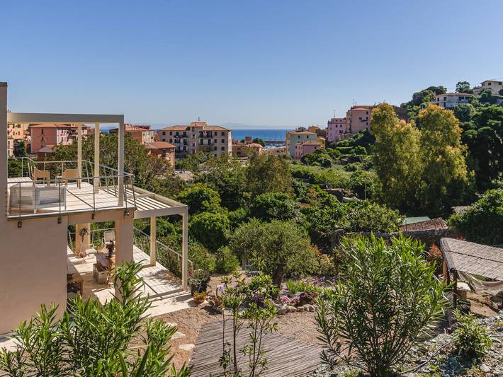 Casa vacanza per 6 persone, con terrazza e giardino a Rio Marina