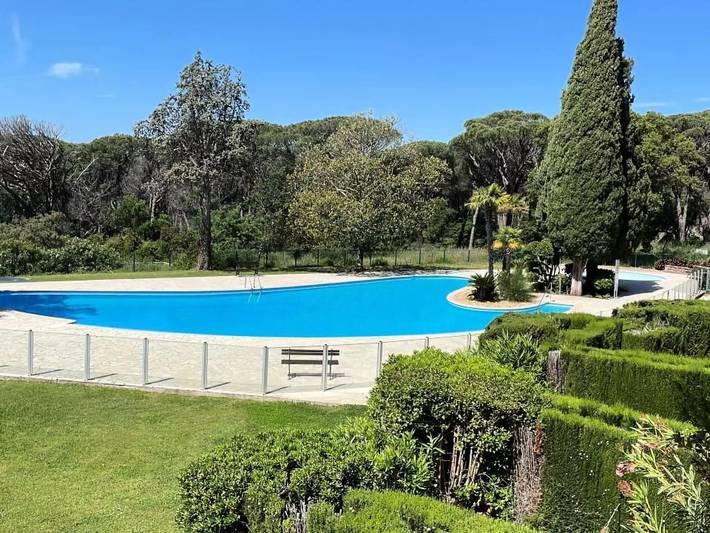 Gîte pour 4 personnes, avec Jardin et Piscine dans Golf et Tennis Club de Valescure