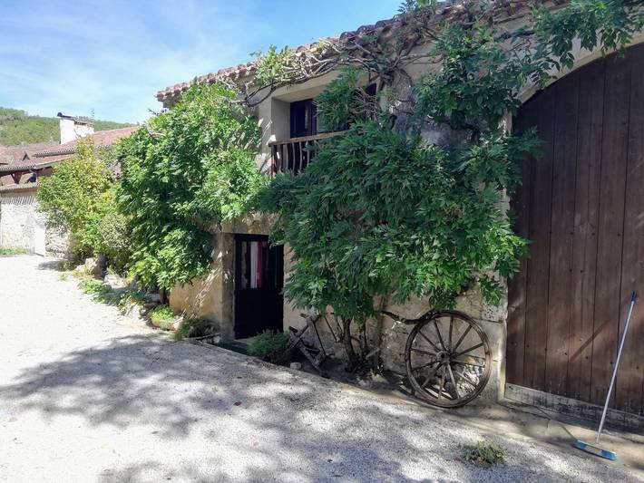 Gîte pour 2 personnes, avec Piscine à Albas