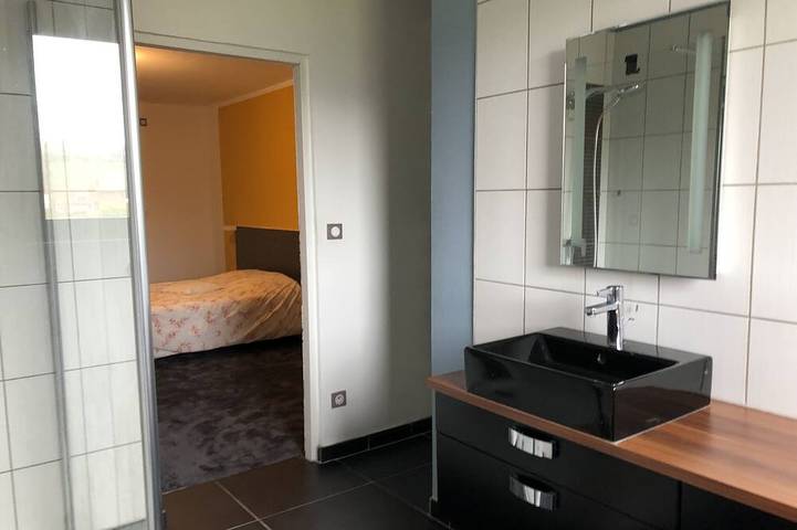 Modern country house with spacious rooms and swimming pool in Doingt, Péronne und Umgebung