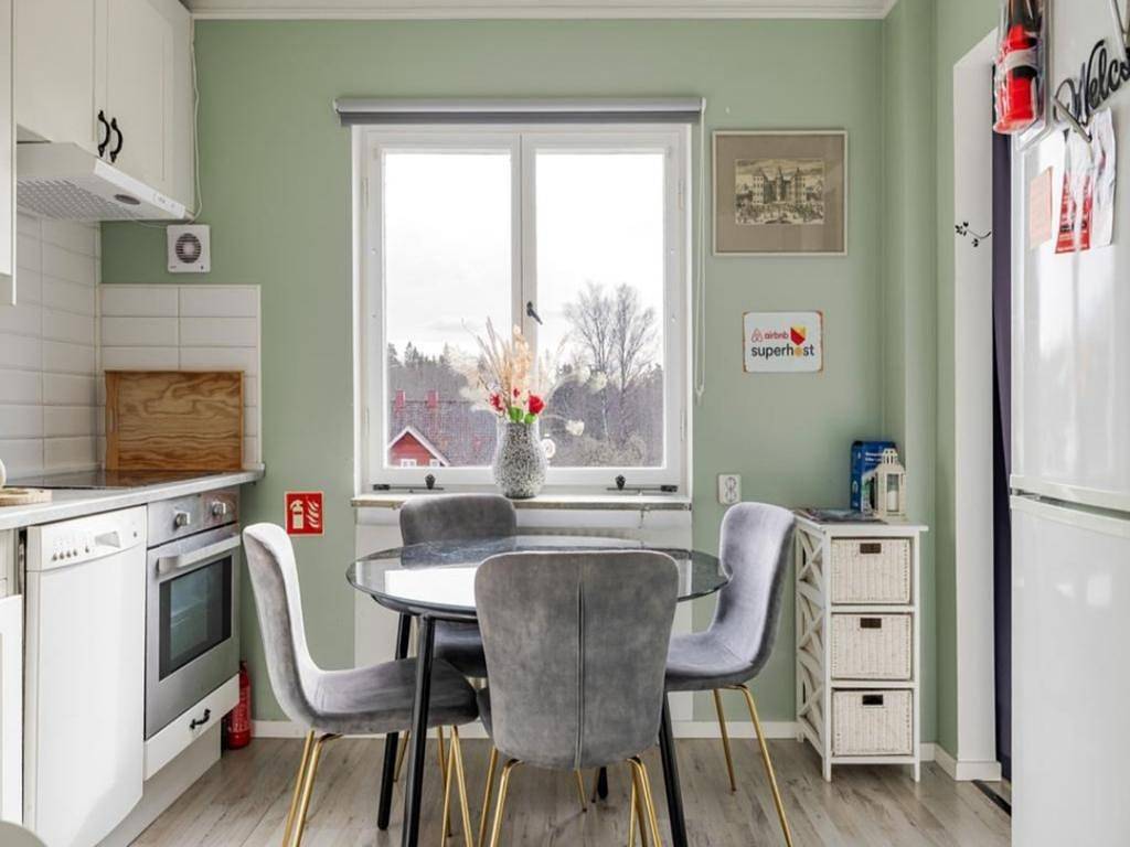 Ganze Wohnung, Charmantes Apartment mit 2 Schlafzimmern in Rejmyre mit Gartenblick in Finspang, Östergötland
