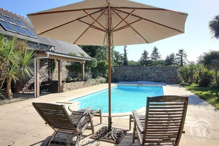 Gîte pour 7 personnes, avec piscine ainsi que jardin et terrasse, animaux acceptés à Plérin - 2