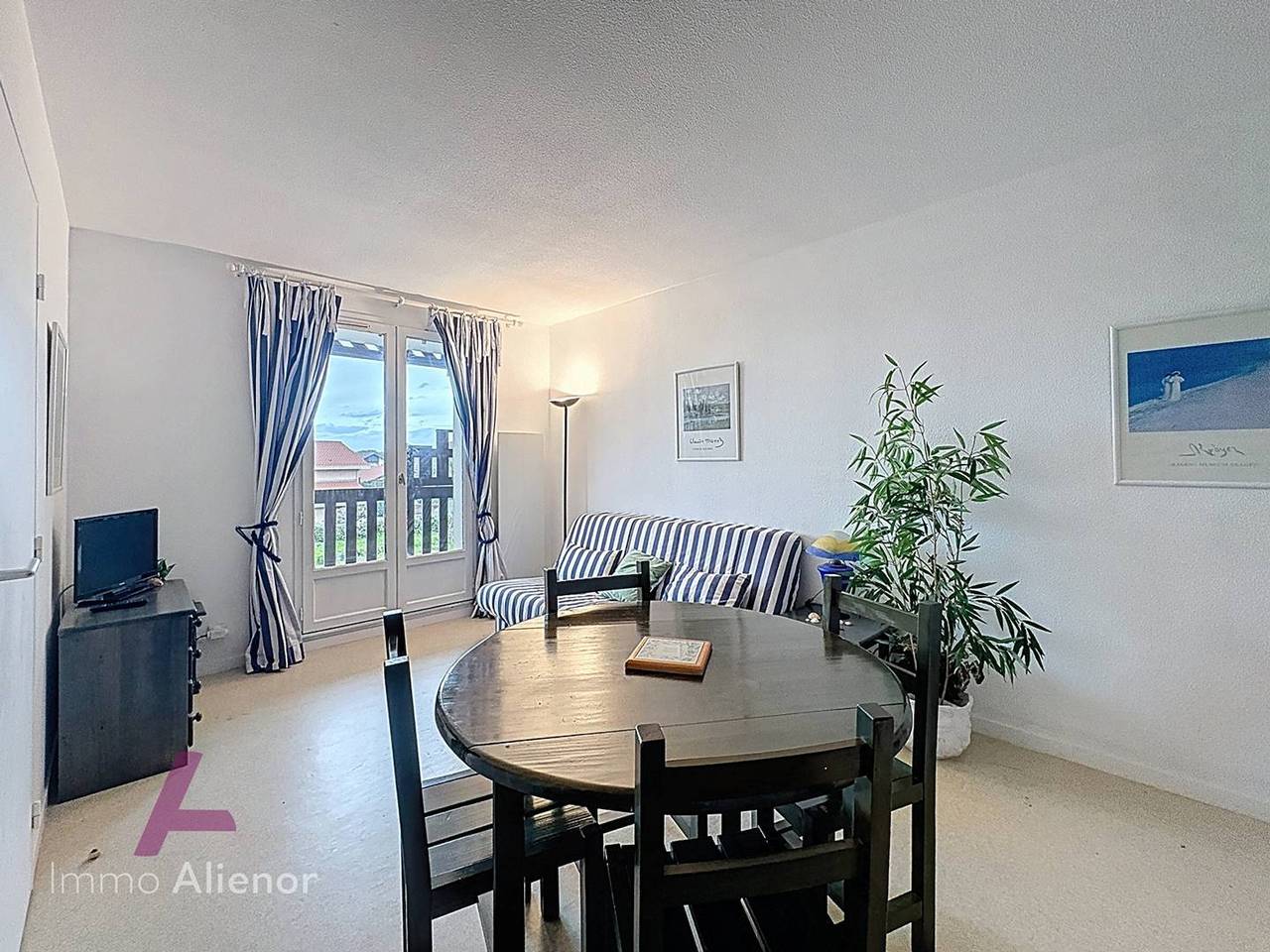 Entire apartment, T2 Cabin Apartment - 4 ppl, balcony, parking in Vieux-Boucau-les-Bains, Côte d’Argent