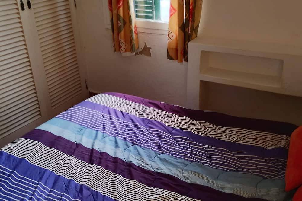 Apartamento entero, Bungalow unifamiliar de 60m2 y terraza de 20m, vistas al mar y piscinas in Cala Tarida, Sant Josep de sa Talaia