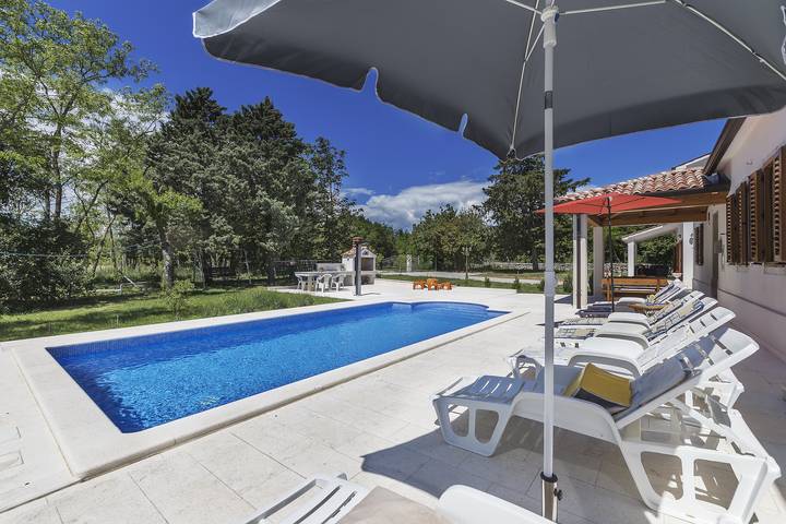 Casa de vacaciones para 12 personas con piscina in Labin City, Labin