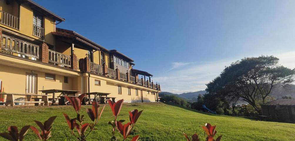 Casa rural para 8 personas, con vistas además de jardín y vistas al lago, Familias con niños en Soto del Barco