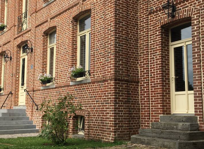 Gîte pour 2 personnes, avec jardin à Humières