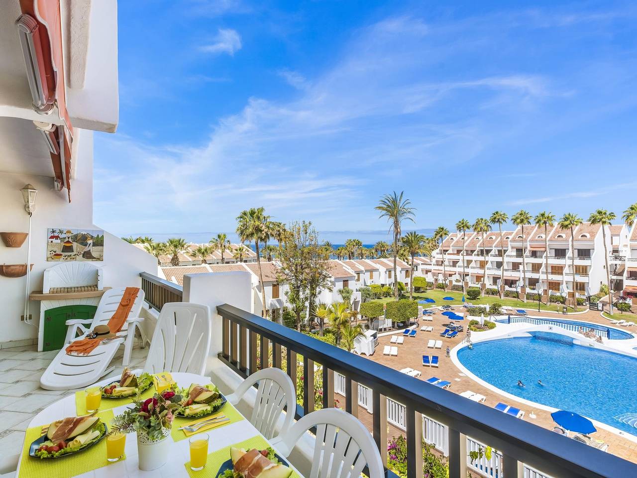 Holiday Letting for 6 People in Playa del Camisón, Arona