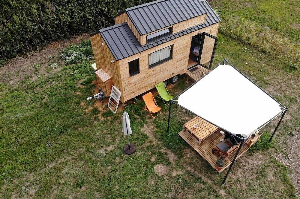 Kleines Haus auf der wilden Halbinsel in Lanmodez, Rosa Granitküste