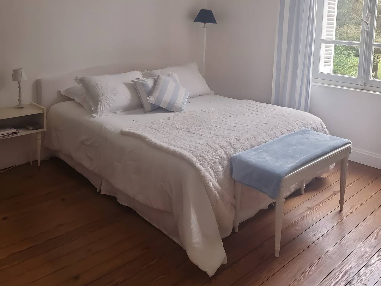 Chambre d’hôtes « Chambre Bleue » avec terrasse et jardin communs, Wi-Fi in Saint-Roch-de-l'Orbiquet, Région de Lisieux