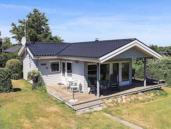 Ferieudlejning for 6 personer, med Terrasse i Karrebæksminde