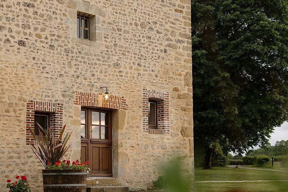 Cozy cottage for two on the prestigious Courtomer Estate — pets welcome! in Courtomer, Région d'Alençon