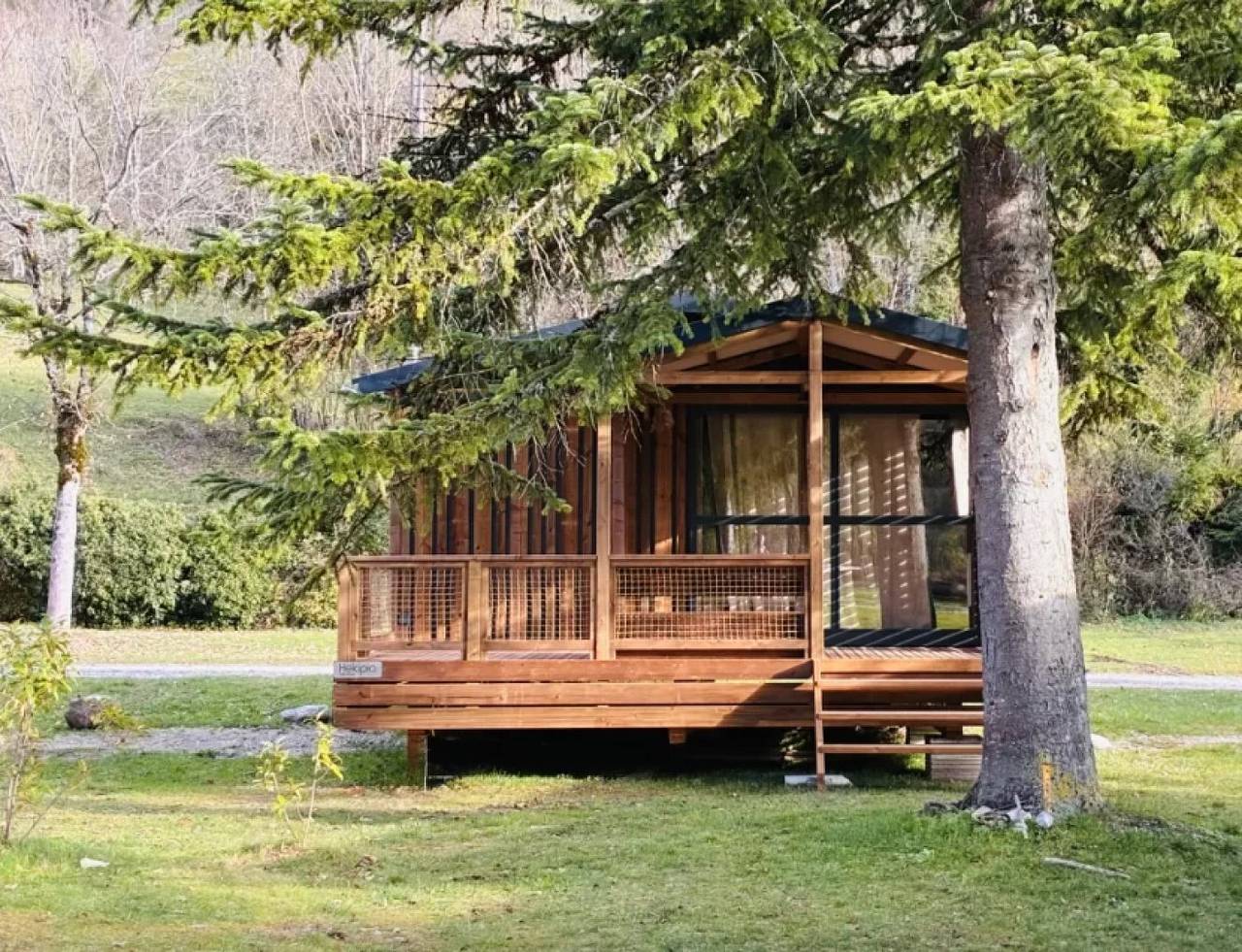 Zecamping 3* toboggans dog friendly locatif 36m2 5 pers in Chézery-Forens, Regionaler Naturpark Hochjura