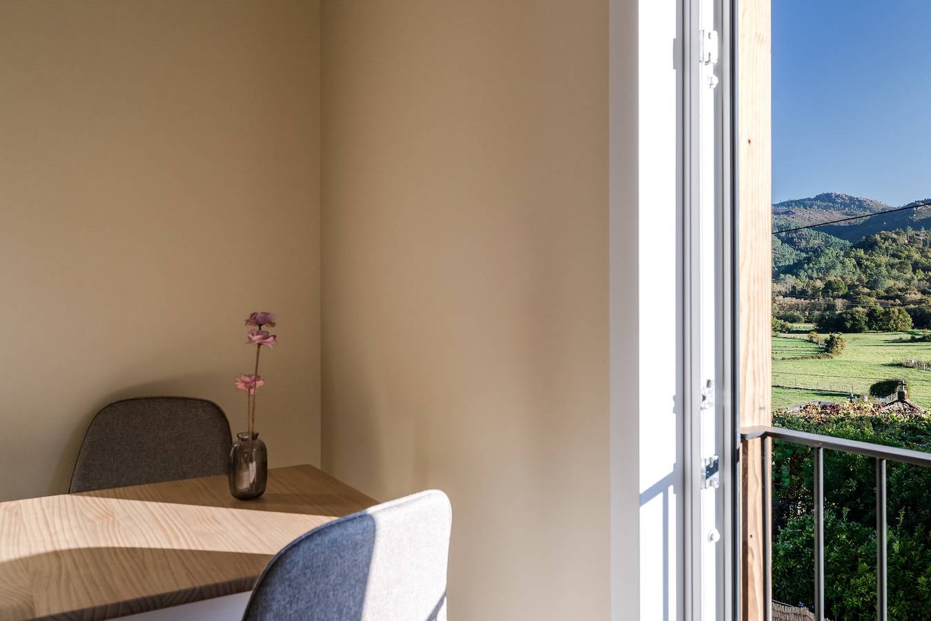 Quarto 'Avó Custódia - Quarto' com Vista para a Montanha, Wi-Fi e Ar Condicionado in Campo do Gerês, Distrito de Braga