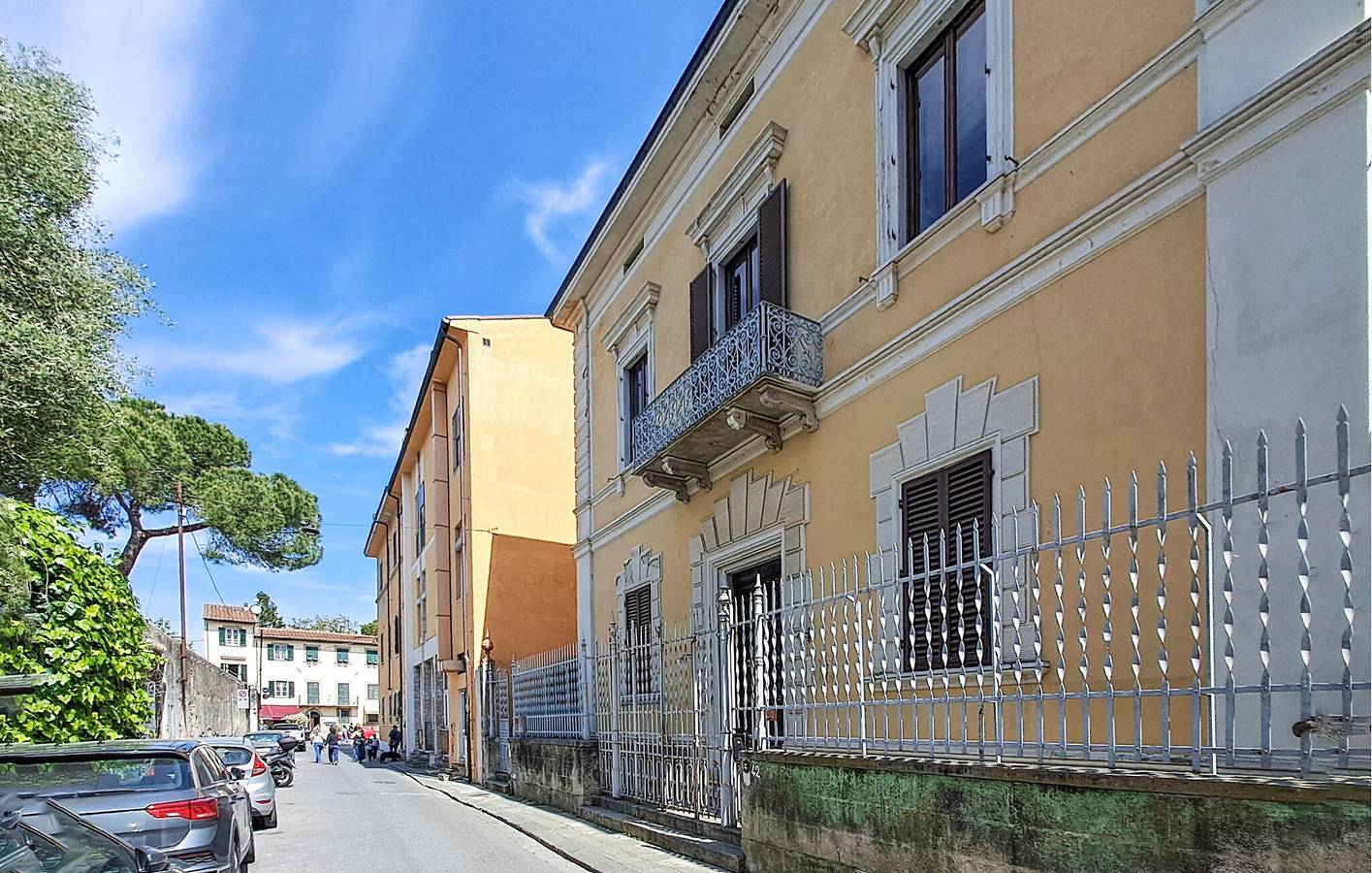 Entire holiday apartment, Modern Apartment with WiFi, Parking - Pisa Central Location in Pisa, Italian Riviera