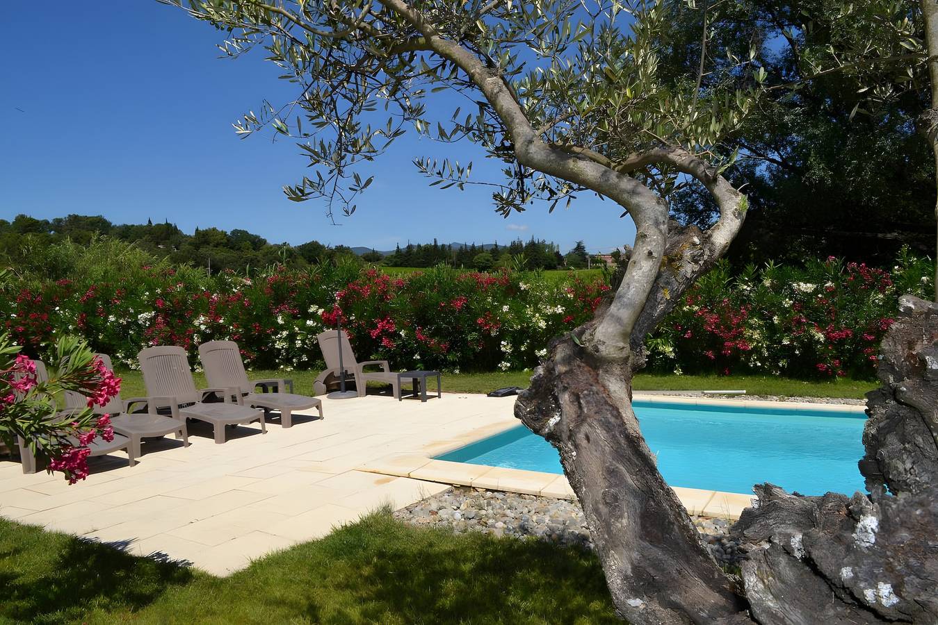 Maison de vacances « Les Cinsault » avec piscine privée, Wi-Fi et climatisation in Vaison-la-Romaine, Parc naturel régional du Mont-Ventoux