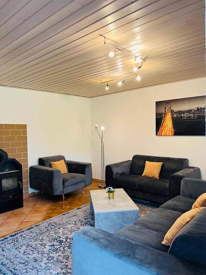 Ferienhaus für 10 Personen, mit Garten und Ausblick in Friedrichshafen