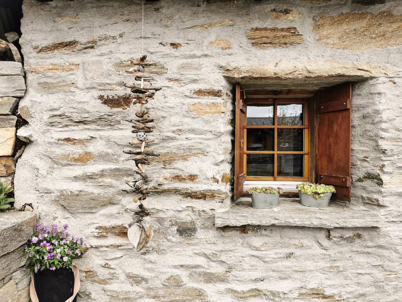 Alphütte Murmolta auf der Sonnenterrasse im Wallis in Termen, Brig