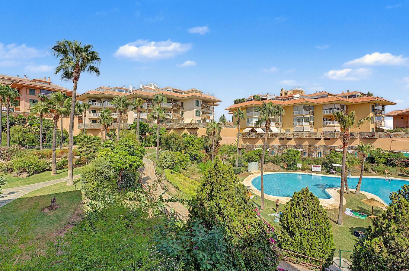 Hel lejlighed, Ferielejlighed for 4 personer med søudsigt in La Capellania, Fuengirola