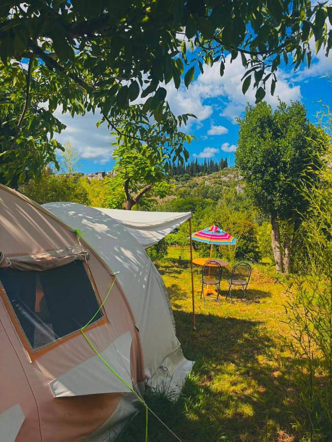 Tente pour 3 personnes, avec Jardin et Vue dans Gorges de l’Ardèche