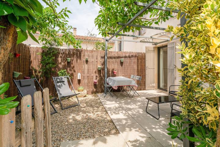 Location de vacances pour 2 personnes, avec Jardin à Sarrians