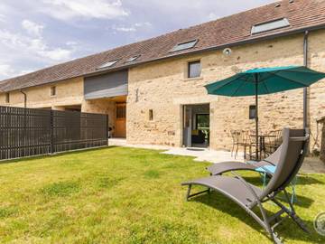 Gîte pour 5 personnes, avec jardin dans Montsenelle