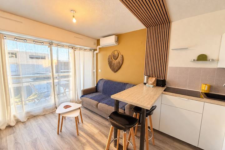 Ganzes Studio, Parenthèse à Carnon – Studio cosy, terrasse & clim, sur la plage in Carnon-Plage, Mauguio