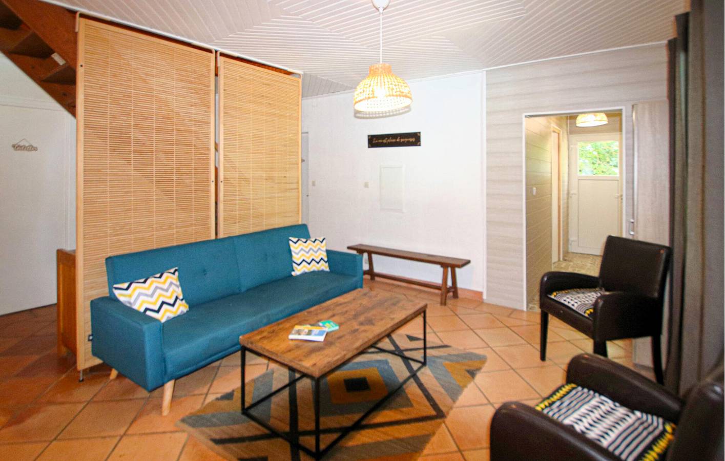 Appartement am Strand mit Pool und Parkplatz, 1 km zum Strand in Balazuc, Ardèche