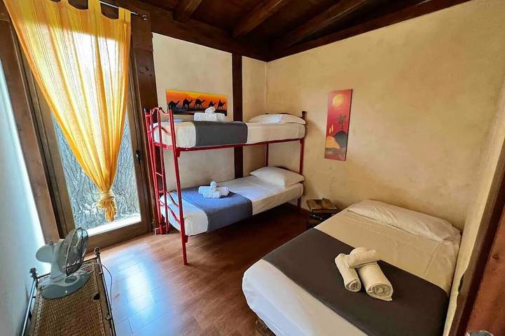 Location de vacances pour 9 personnes, avec Terrasse ainsi que Jardin et Piscine à Campofelice di Roccella - 4