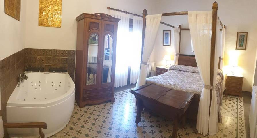 Casa rural para 5 personas, con jardín además de piscina y jacuzzi, Familias con niños en Comunidad de Calatayud - 4