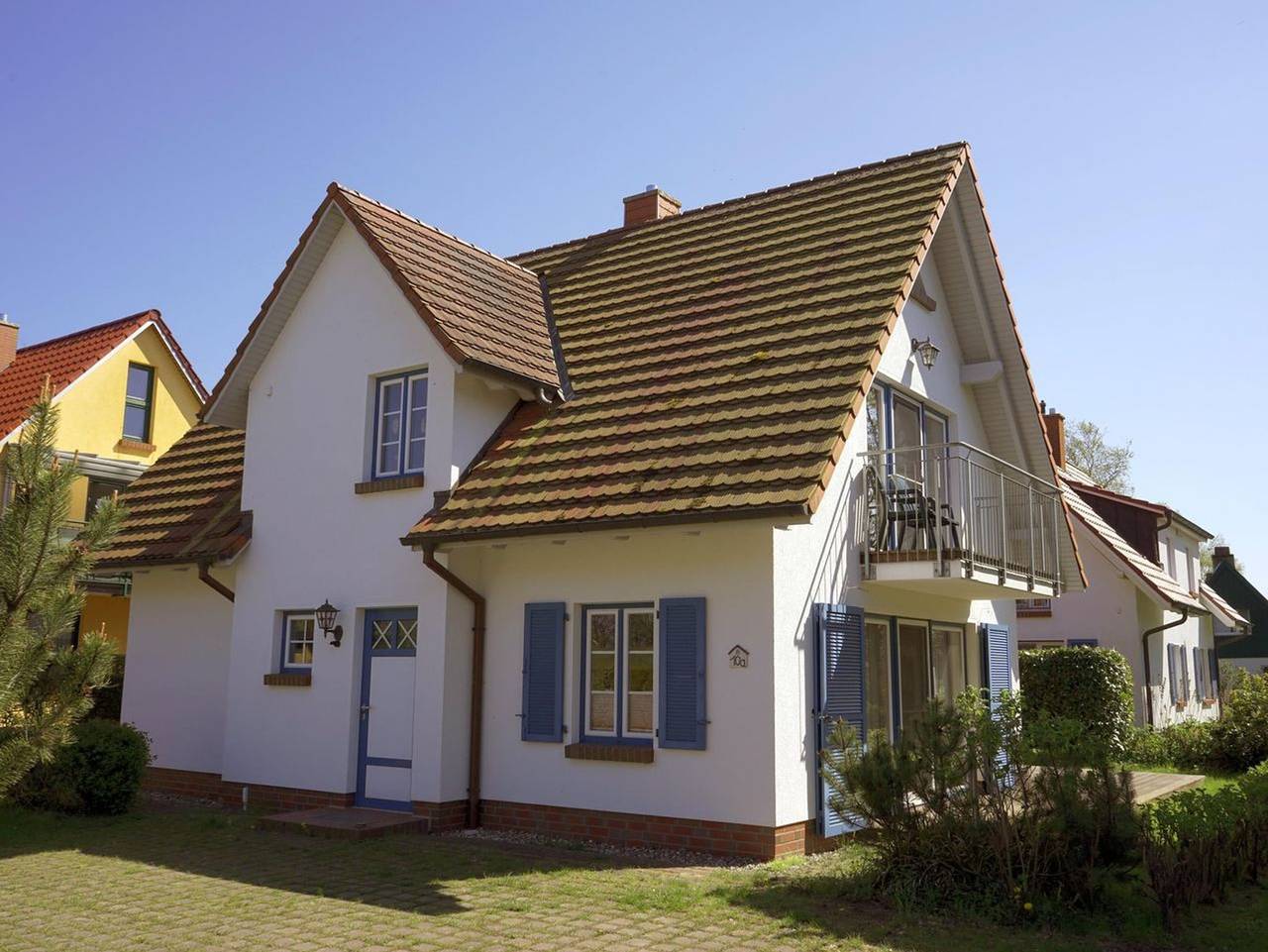 Ganze Ferienwohnung, Haus Sabine - Eg - Helle, große Erdgeschosswohnung in ruhiger Lage! in Müggenburg, Zingst