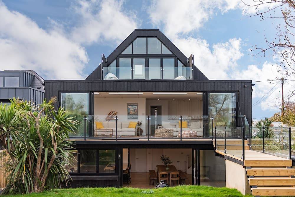Beach House for 15 People in New Romney, Kent