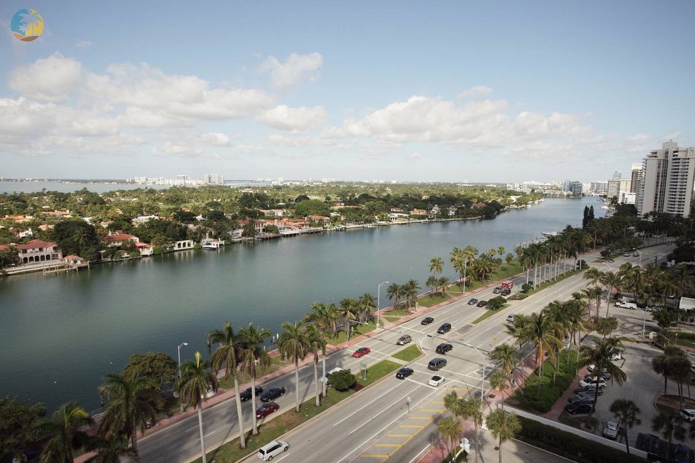 Apartamento entero, Corner 2.5 Br w/ Balcony and Bay-City Views - 1620 in Miami Beach, Florida