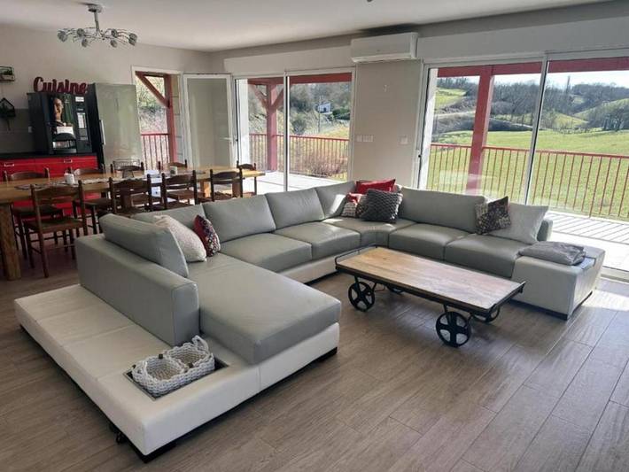 Location de vacances pour 2 personnes, avec jardin à Aroue-Ithorots-Olhaïby - 2