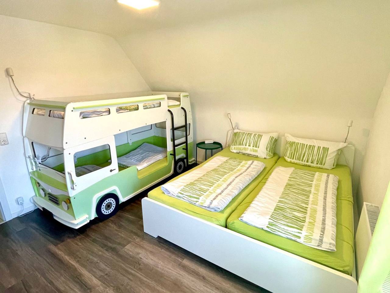 Ganze Wohnung, Ferienwohnung Seehas am Bodensee - Ferienwohnung mit 75qm, 2 Schlafzimmer, max. 6 Erwachsene + 2 Kinder in Friedrichshafen, Region Bodensee-Oberschwaben