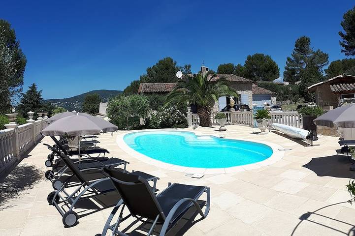 Gîte pour 4 personnes, avec Jardin et Piscine