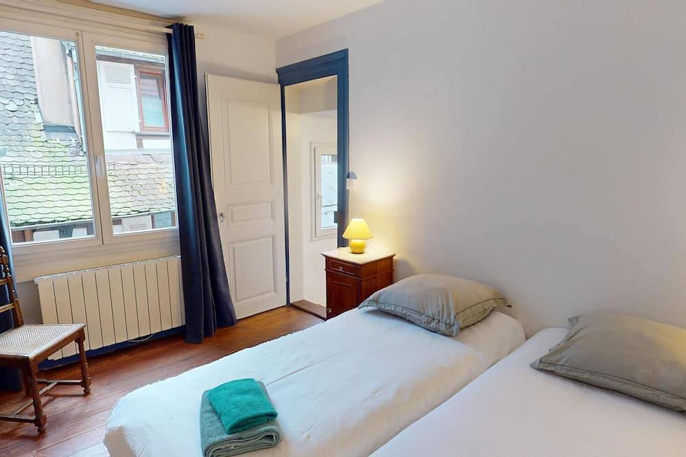 Entire apartment, L Authentique 2ch Hyper Centre Barr in Barr, Sélestat-Erstein region