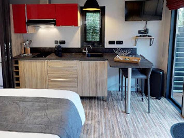Camping Domaine Les Oréades - Mobilhome 2 personnes - Pagode 2 Pièces 2 Personnes Climatisé + Tv in Sanguinet, Côte d’Argent