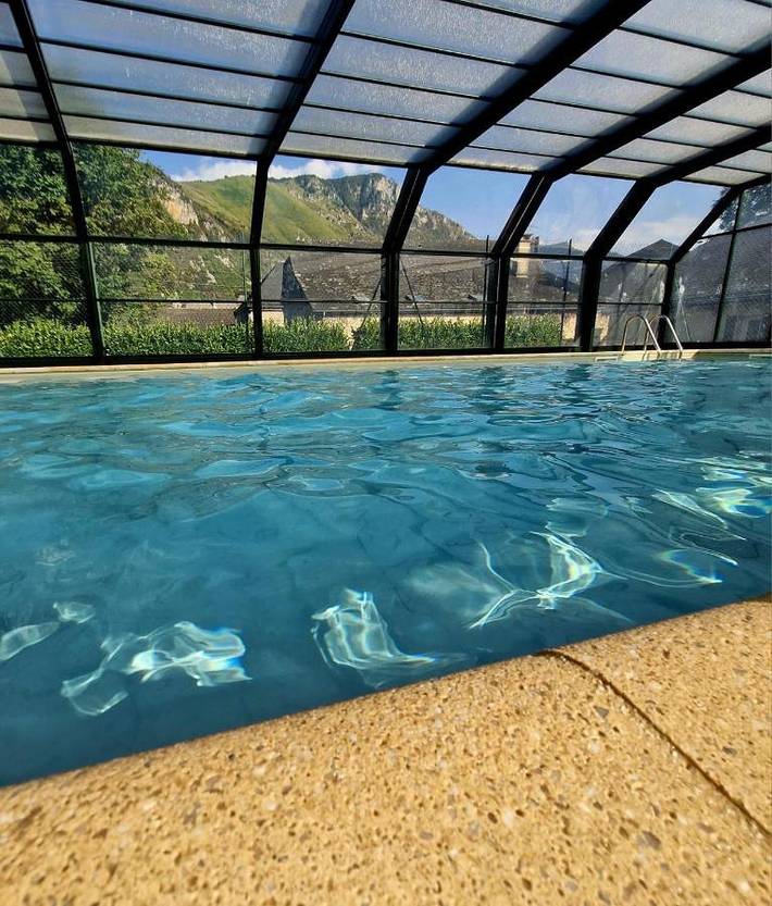 Gîte pour 4 personnes, avec jardin ainsi que vue et piscine à Bielle (Pyrénées-Atlantiques)