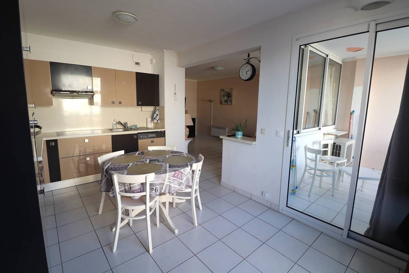 Appartement de vacances entier, 3 pièces climatisé avec wifi centre ville 500m plage in La Grande-Motte, Côte d'Améthyste