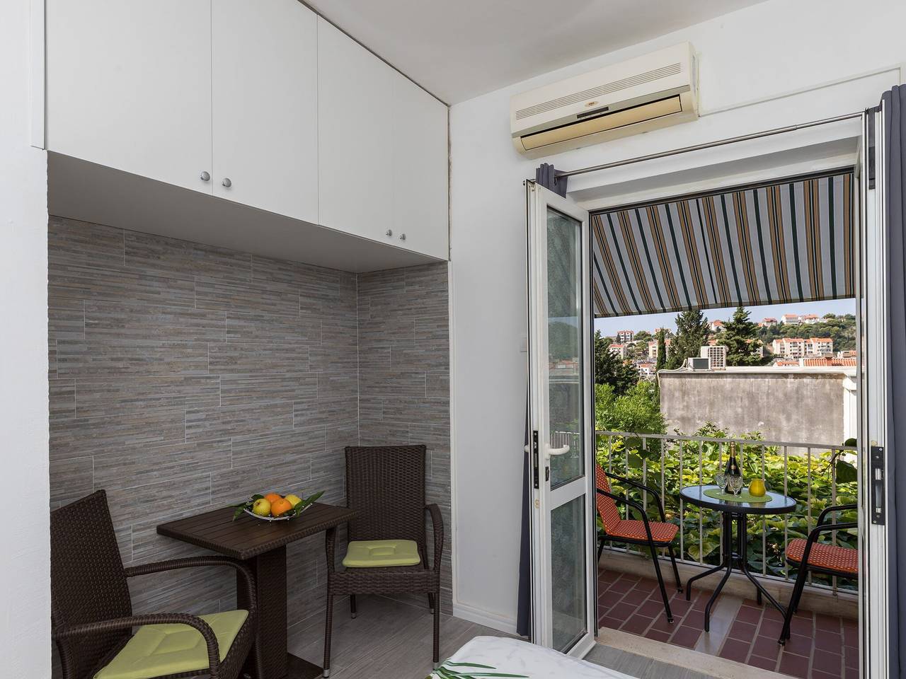 Apartamento entero, Guest House Bradas-Double Room with Shared Bathroom No3 in Dubrovnik, Grad Dubrovnik